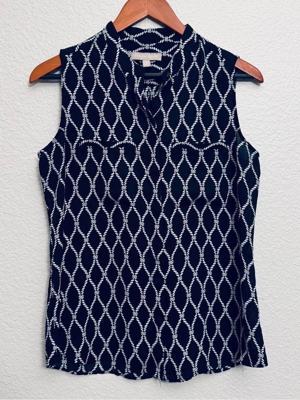 Banana Republic Black White Print Sleeveless Blouse Top S